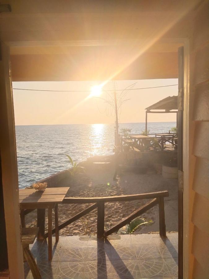 Rock sand Resort Trat Exteriör bild